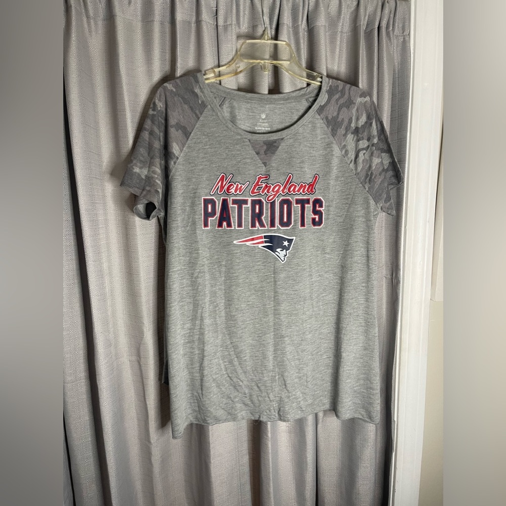 Gray New England patriots shirt size XL